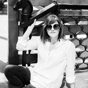 Meet your Posher, Simona